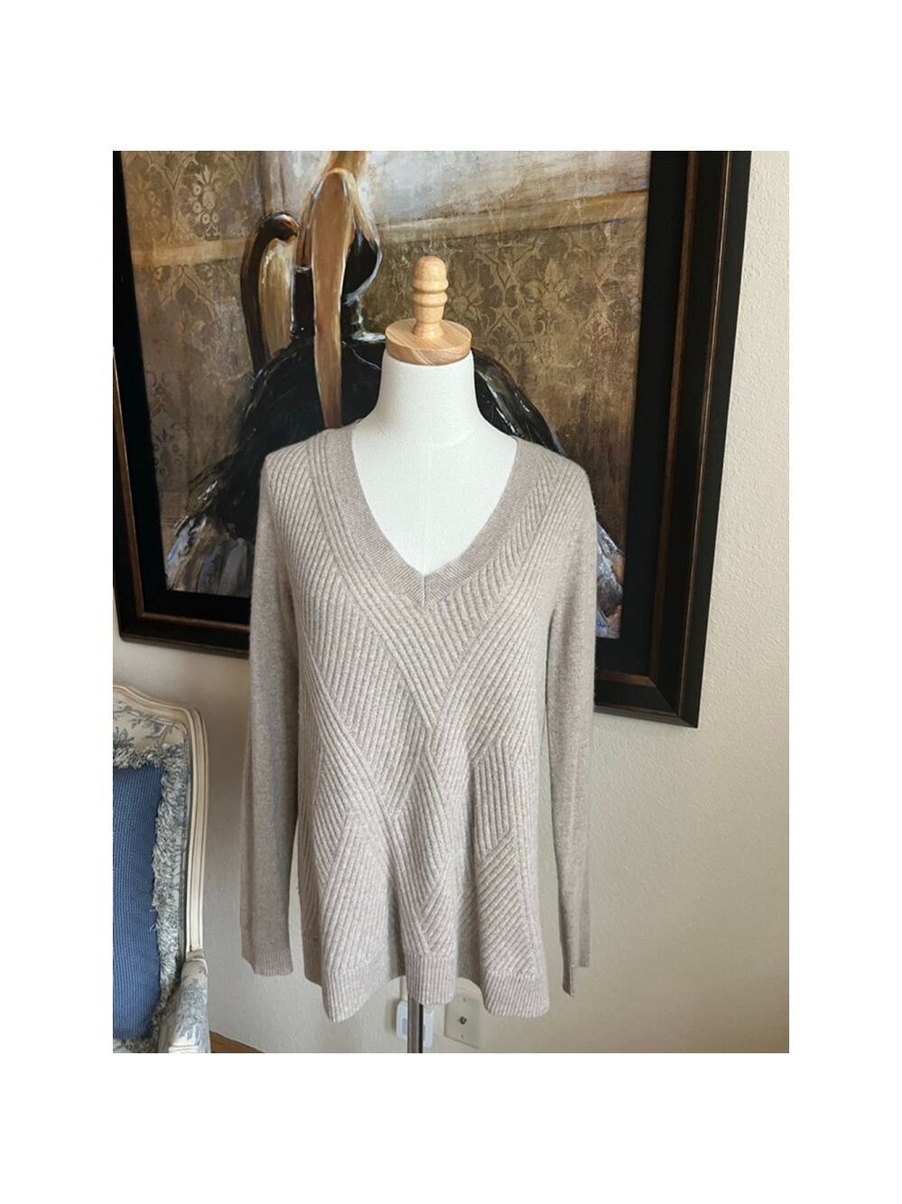 Women's WYTHE NY Beige Cashmere V-Neck Sweater M